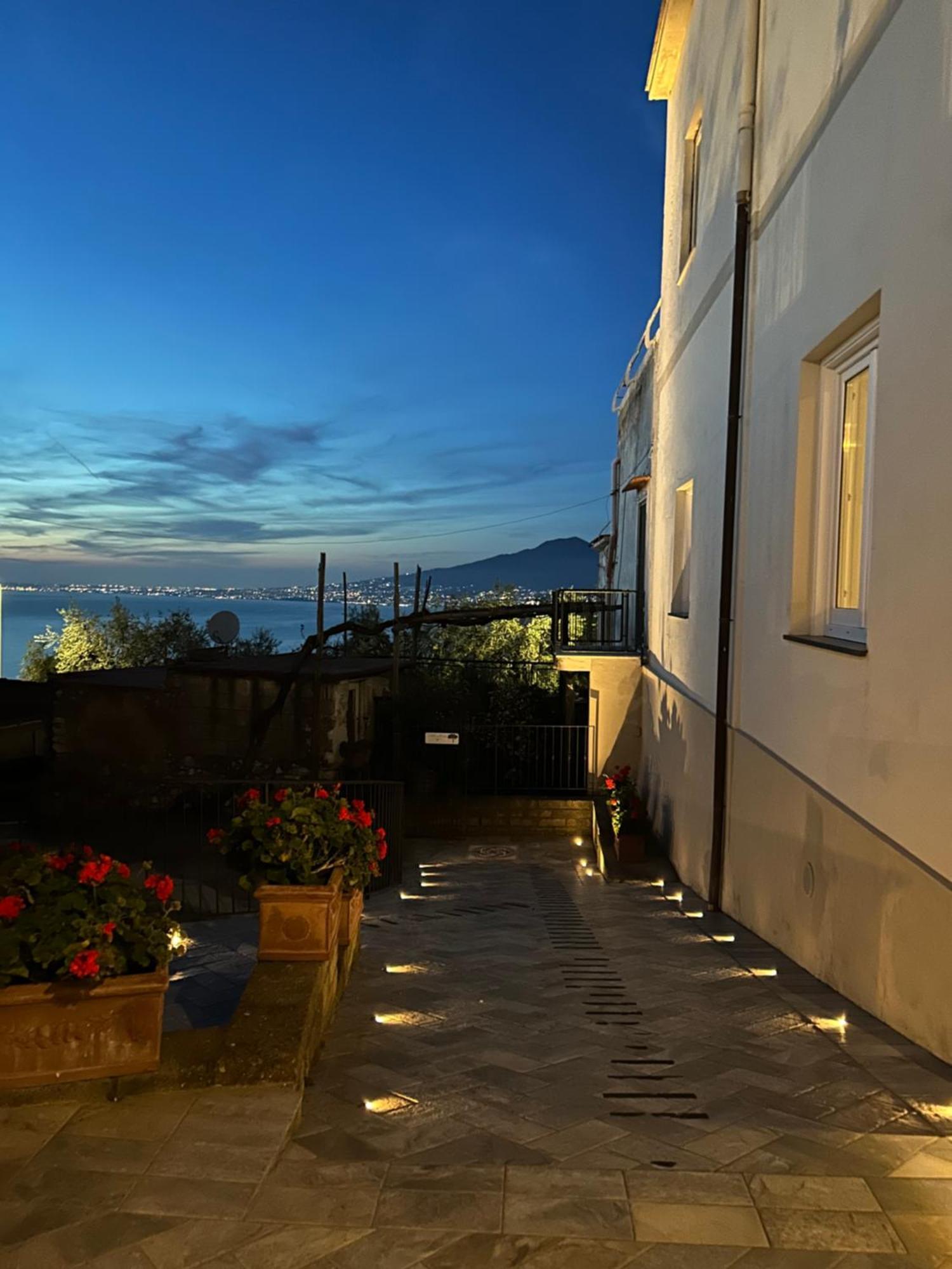 L'Antica Pigna Chateau Vico Equense Exterior photo